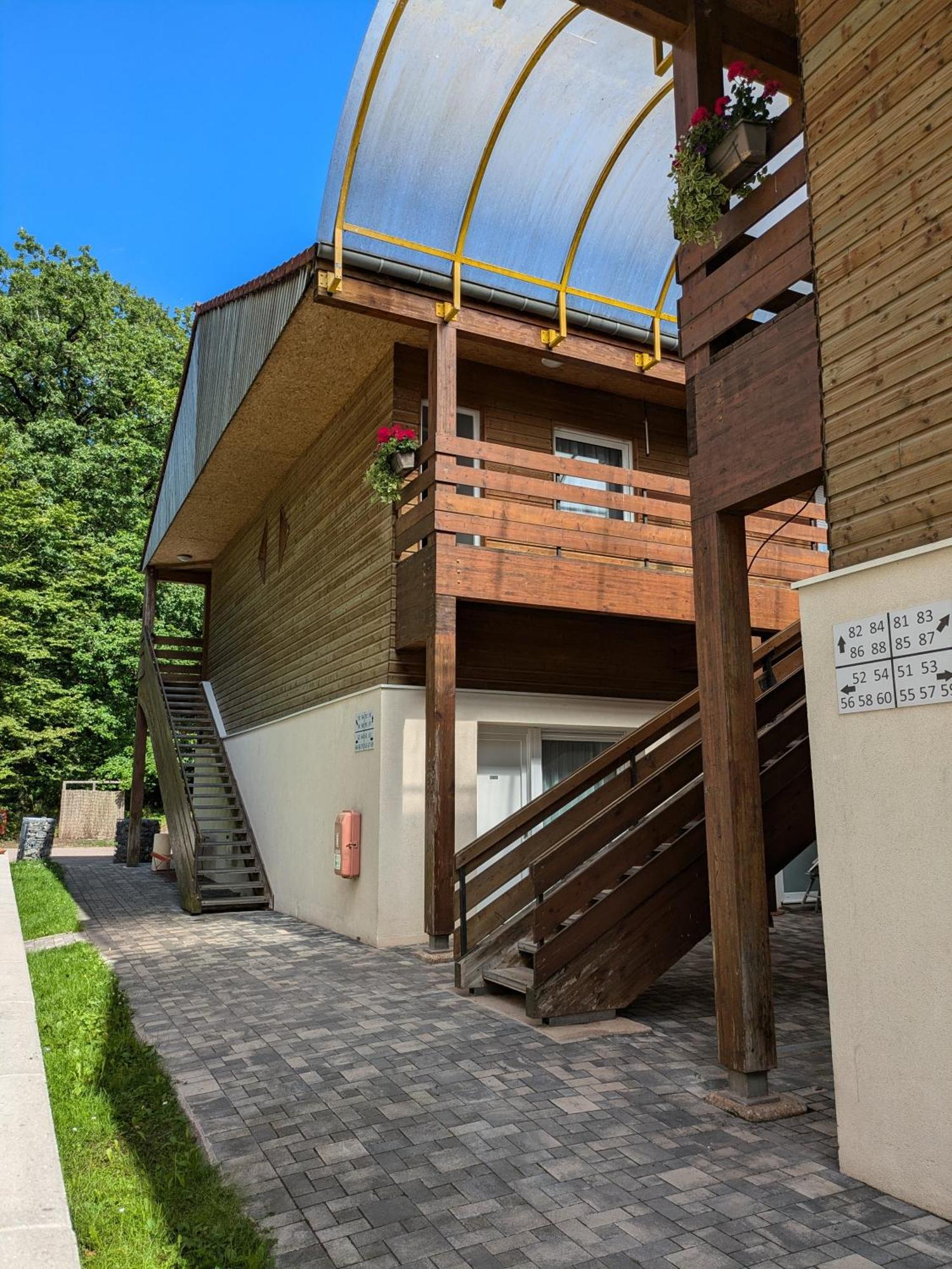 Studio Rez De Chaussee Avec Terrasse Centre Thermal Et Touristique - Casa Амневиль Экстерьер фото